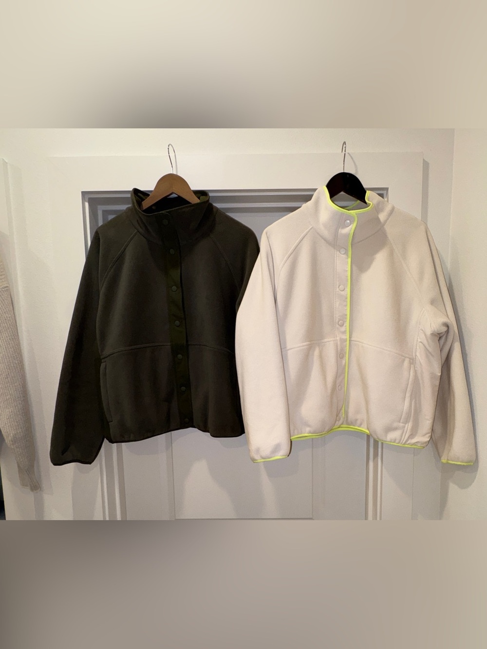 Athleta Overlook Microfleece 2 Jackets
 Olive Green and Ivory Fleece Sz XL